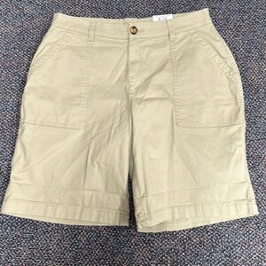 NWT Style & Co Bermuda shirt. Midrise. Khaki color. Size 10.